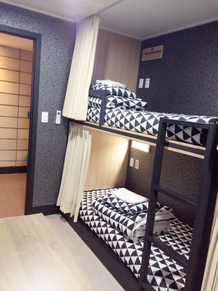 Mozzihostel Busan Station Exteriör bild