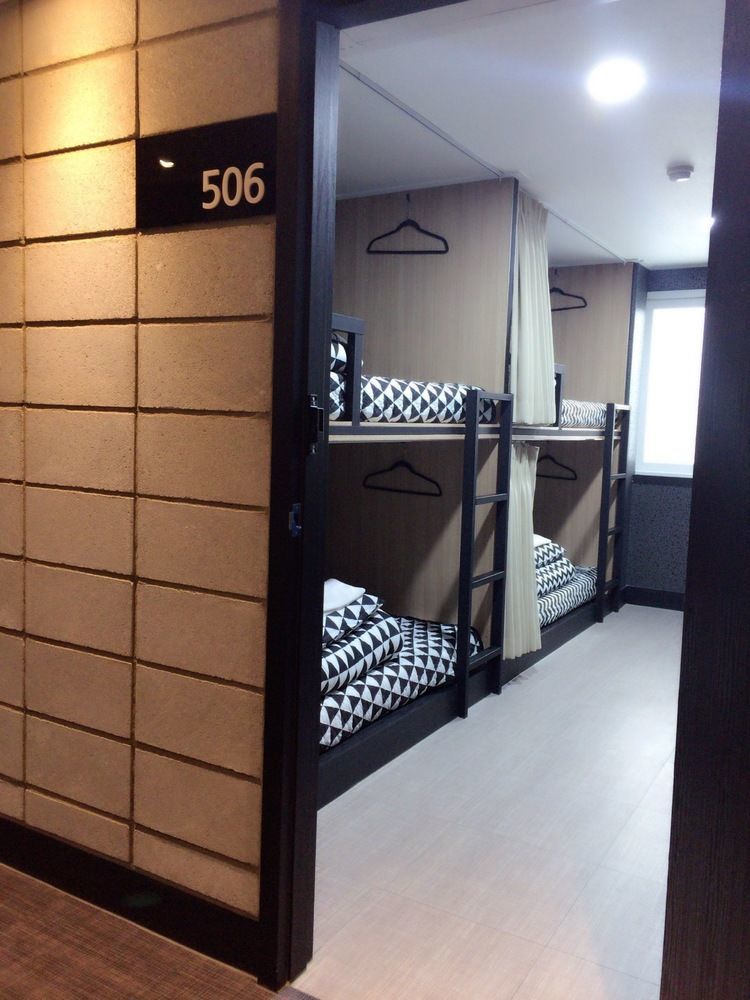Mozzihostel Busan Station Exteriör bild